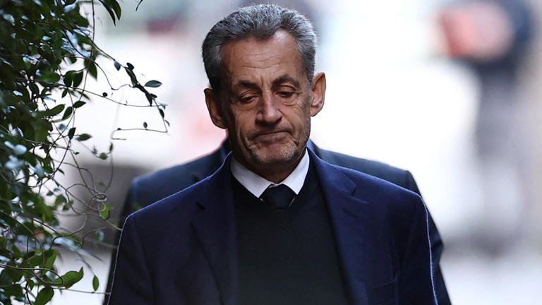 France : Nicolas Sarkozy libéré après 20 jours de détention 1 Nicolas Sarkozy