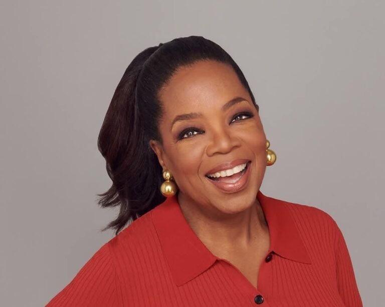 Oprah Winfrey: La seule femme parmi les 10 noirs les plus riches du monde 6 L'américaine Oprah Winfrey est la seule femme des 10 noirs les plus riches du monde selon le classement de Forbes Afrique