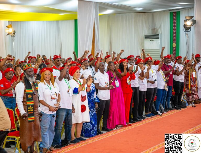 Burkina : Le Capitaine Ibrahim Traoré recoit les afrodescendants 6 Les 700 afro-descendants ont été recus par le Capitaine Ibrahim Traoré.