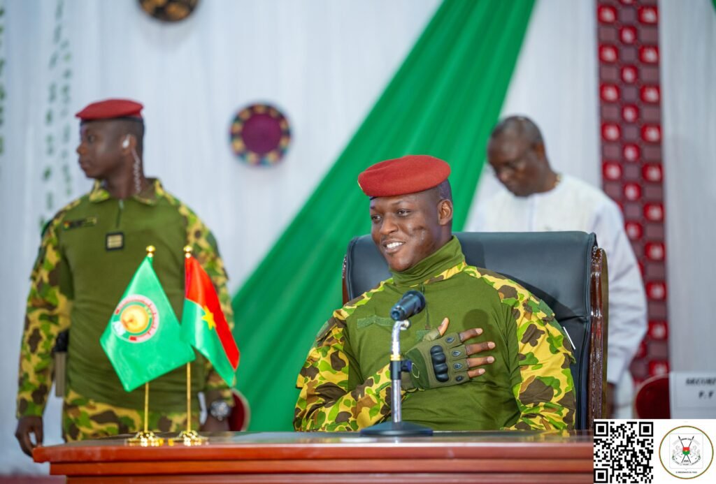 Burkina : Le Capitaine Ibrahim Traoré recoit les afrodescendants 2 Burkina : Le Capitaine Ibrahim Traoré recoit les afrodescendants 1