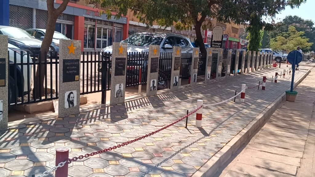 SOTIGUI Awards 2025 : Les stars du cinéma africain en visite sur la Rue des Étoiles 2