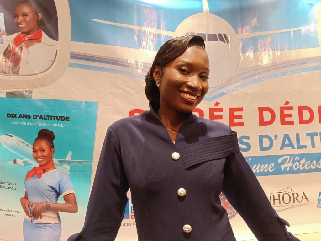 « 10 ans d’altitude. L’odyssée d’une hôtesse de l’air », une œuvre signée Sarifatou Kouanda 2