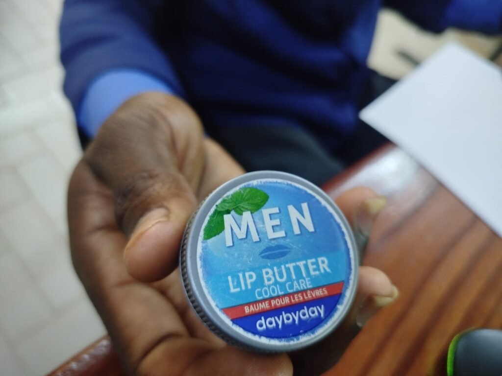 Harmattan et peau : « Lèvres, nez, pieds… j’ai une routine spéciale pour chacun », Danielle 4 Harmattan et peau : « Lèvres, nez, pieds… j’ai une routine spéciale pour chacun », Danielle 2