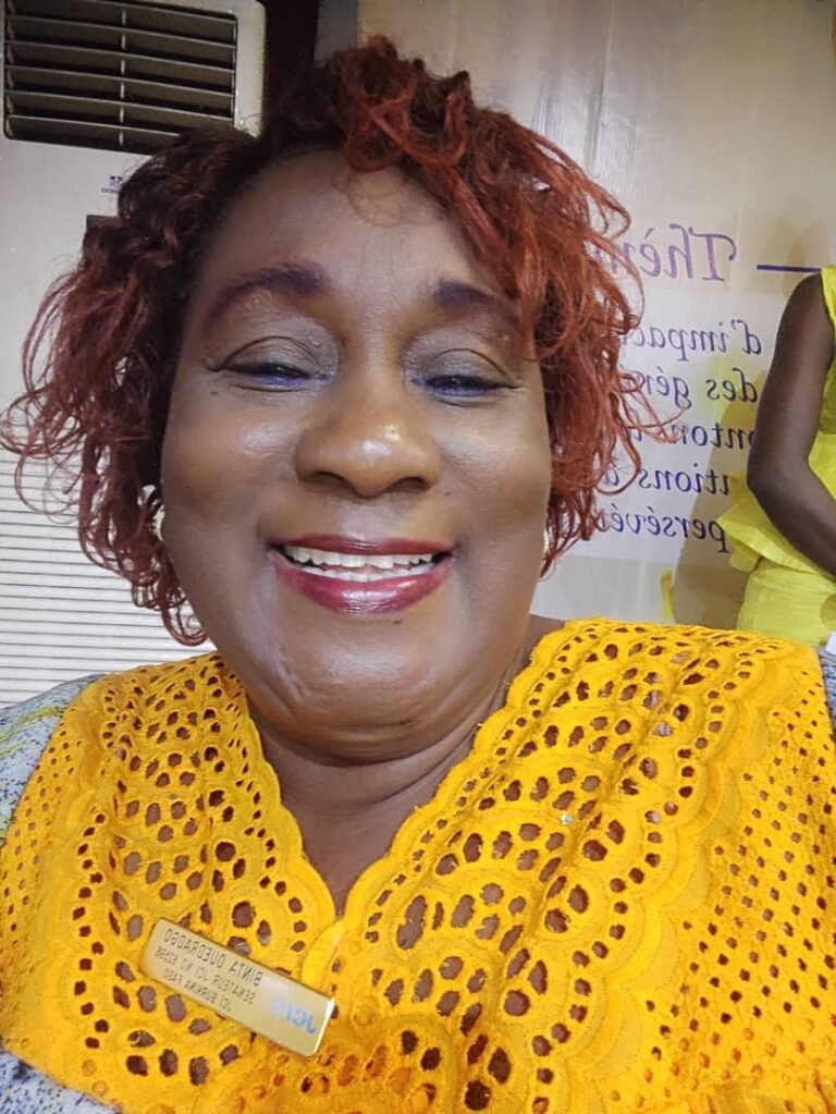 Binta Ouédraogo a 37 dans d'expérience dans le métier hôtesse de l'air. Elle est à ce jour à la retraite.