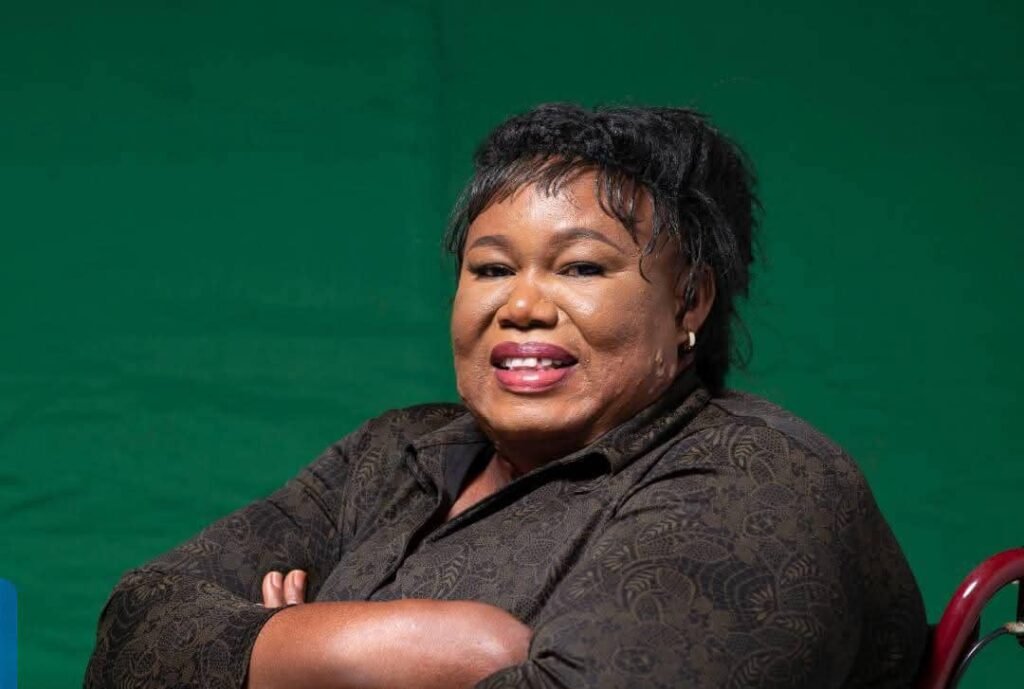 Rasmata Konfé alias l'Handicapable VIP a créé une table d'accouchement adaptée pour les femmes enceintes handicapées mais aussi pour les valides.