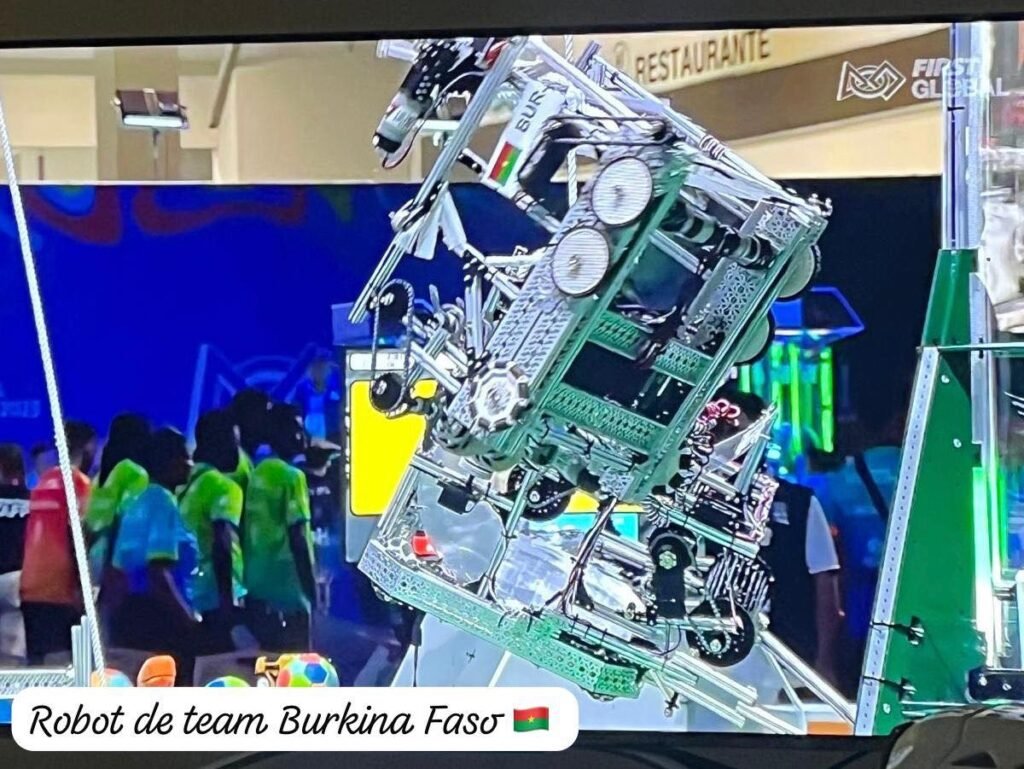 Robotique : Des jeunes Burkinabè décrochent l’or et font rayonner le pays au FIRST Global Challenge 2