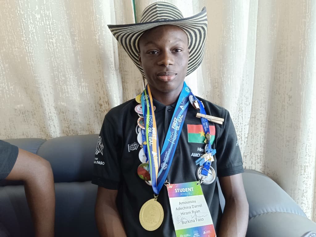 Robotique : Des jeunes Burkinabè décrochent l’or et font rayonner le pays au FIRST Global Challenge 1