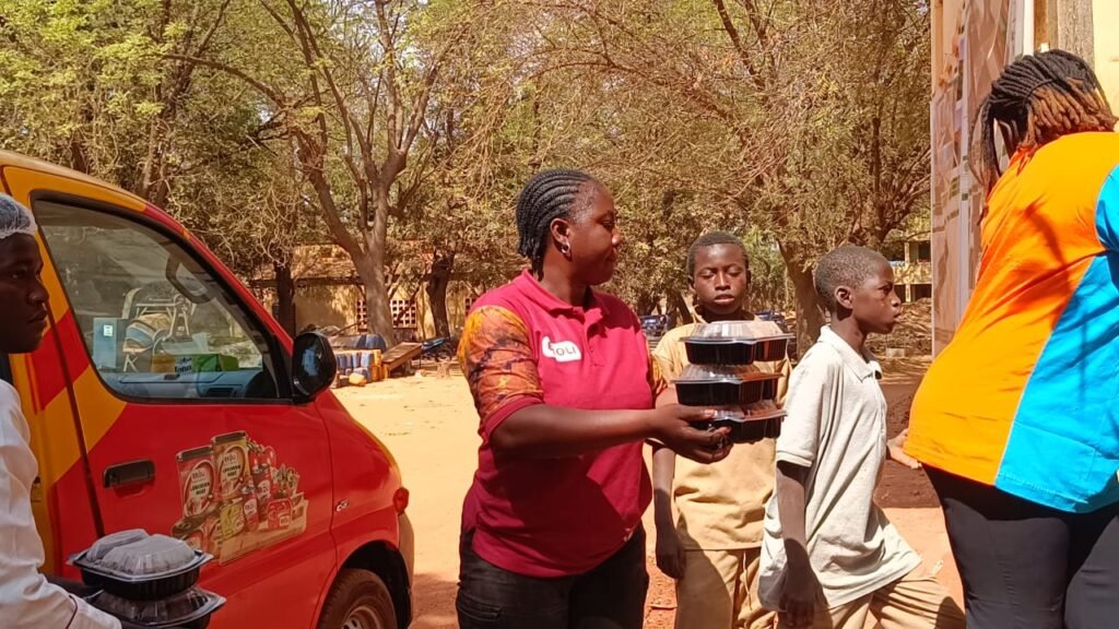 Guinness Record : La Cheffe Djenebou Banao partage plus de 200 plats à Faso Mêbo et à la Maternité de Yalgado 2