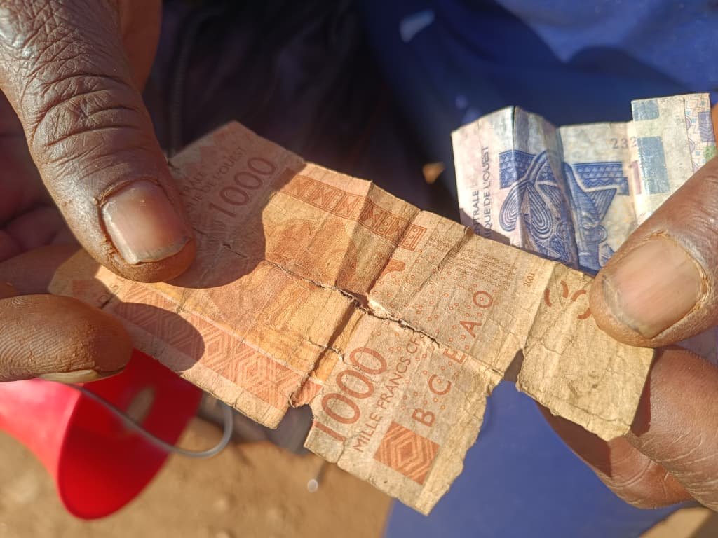 Échanger les billets usés, un business généreux pour Moumouni Soré 3 Échanger les billets usés, un business généreux pour Moumouni Soré 3