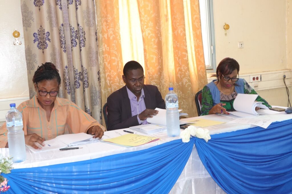 Master : Micaëlle Sam obtient son parchemin avec la mention Assez bien 4 Master : Micaëlle Sam obtient son parchemin avec la mention Assez bien 4