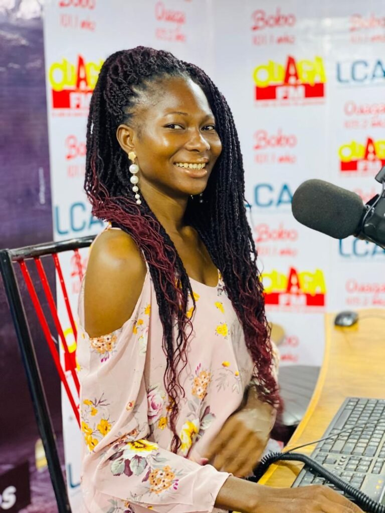 De la radio au digital et du micro au podcast : Leonella se réinvente 2