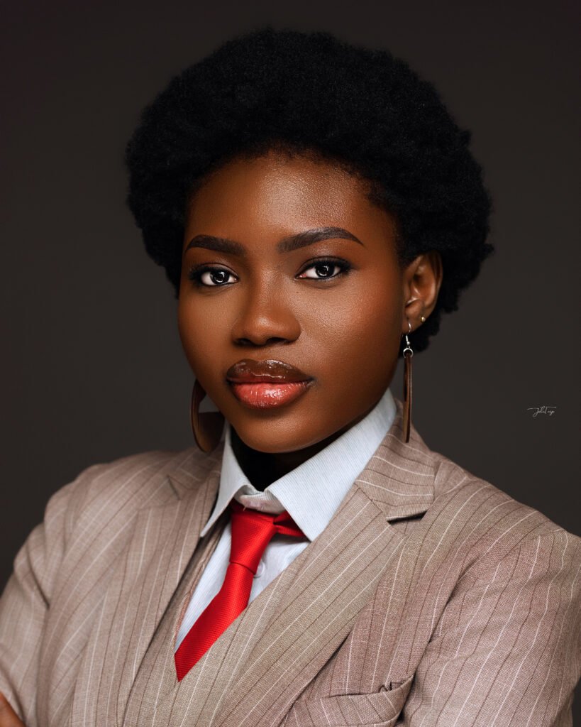 Latifah Massoghodo Sanogo : Celle qui veut être sur les réseaux sociaux pour partager, inspirer et impacter 2 Latifah Massoghodo Sanogo : Celle qui veut être sur les réseaux sociaux pour partager, inspirer et impacter 2