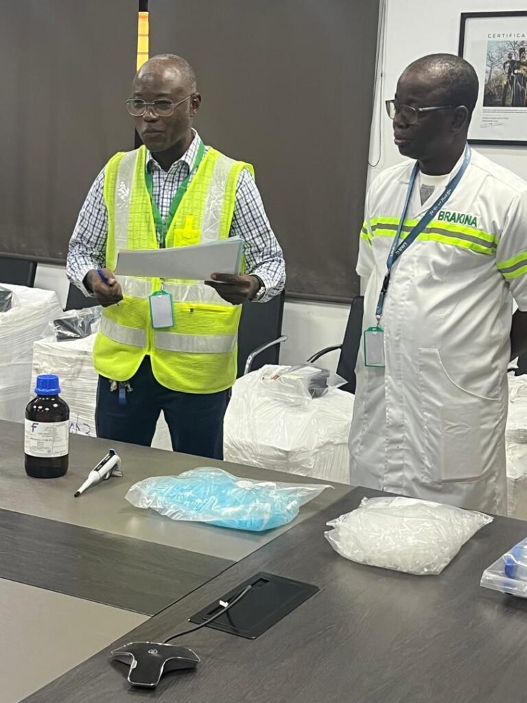 Brakina : Remise de kits de laboratoire aux fournisseurs de maïs 6