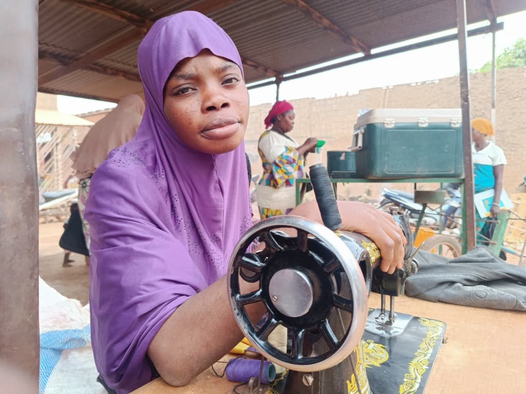 Ousséna Karim Adédjénou : Couturière nigériane au Burkina 2