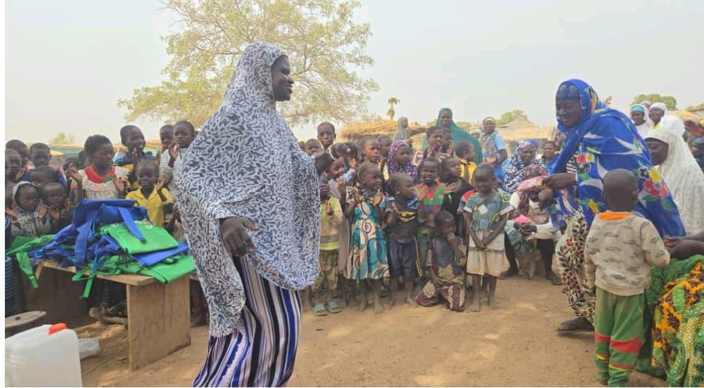 Remise de dons d’hygiène aux PDI de Pabré : Un geste de solidarité signé ADES et Vie  et Espoir 2