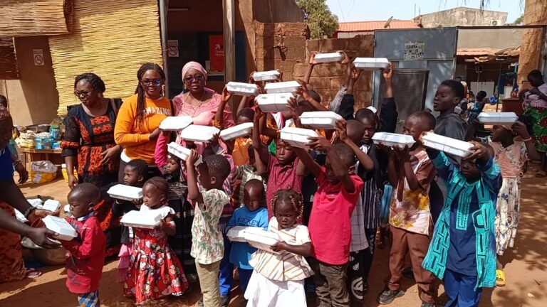 Arbre de Noël : La Perche de l’Inclusion redonne le sourire à plus de 400 enfants démunis 9