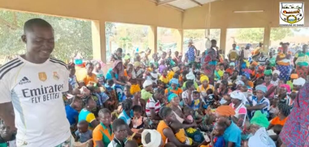 CSPS Zinkoné : 11 mères récompensées pour le respect du calendrier vaccinal de leurs enfants 3 CSPS Zinkoné : 11 mères récompensées pour le respect du calendrier vaccinal de leurs enfants 3