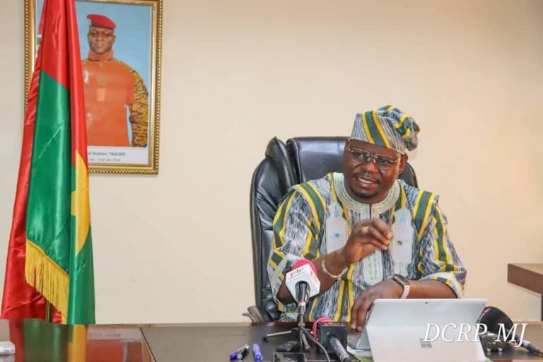 Faso Bu-Kaooré : Un nouveau cadre pour les mécanismes traditionnels de règlement des conflits 3 Faso Bu-Kaooré : Un nouveau cadre pour les mécanismes traditionnels de règlement des conflits 3