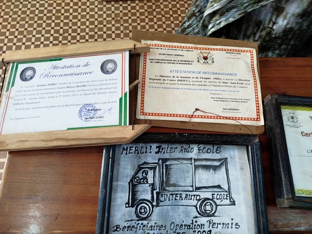 Bintou Traoré alias AE50: Une pionnière de l’auto-école 4 Bintou Traoré alias AE50: Une pionnière de l’auto-école 4