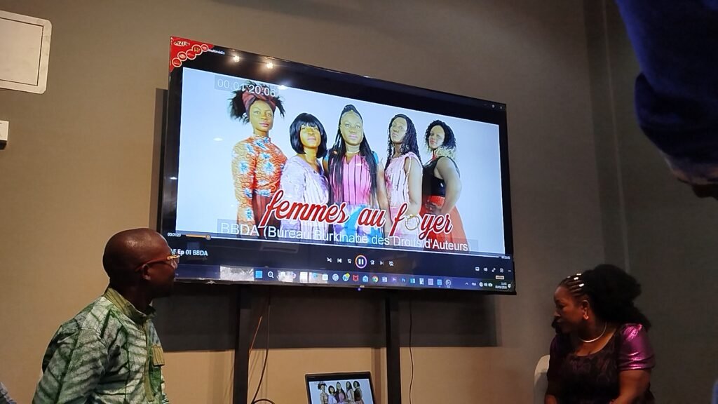 « Femmes au foyer » : Kady Traoré met les réalités conjugales africaines à nu 3 « Femmes au foyer » : Kady Traoré met les réalités conjugales africaines à nu 3