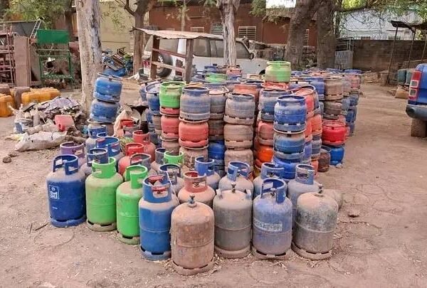 Burkina : Le ministre Poda ordonne la vente aux enchères immédiates des stocks de gaz saisis
