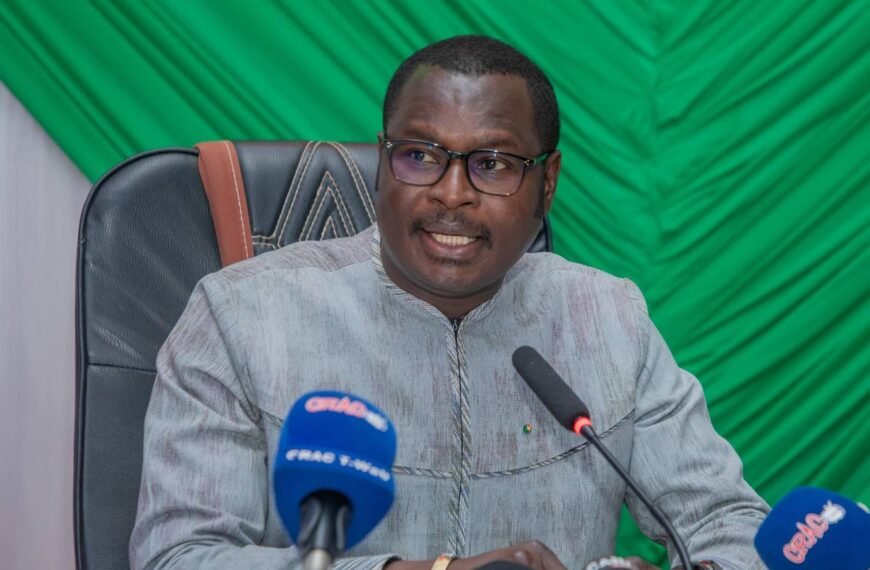 Lutte contre les Fake News : Des responsables de médias invités à durcir la modération en ligne