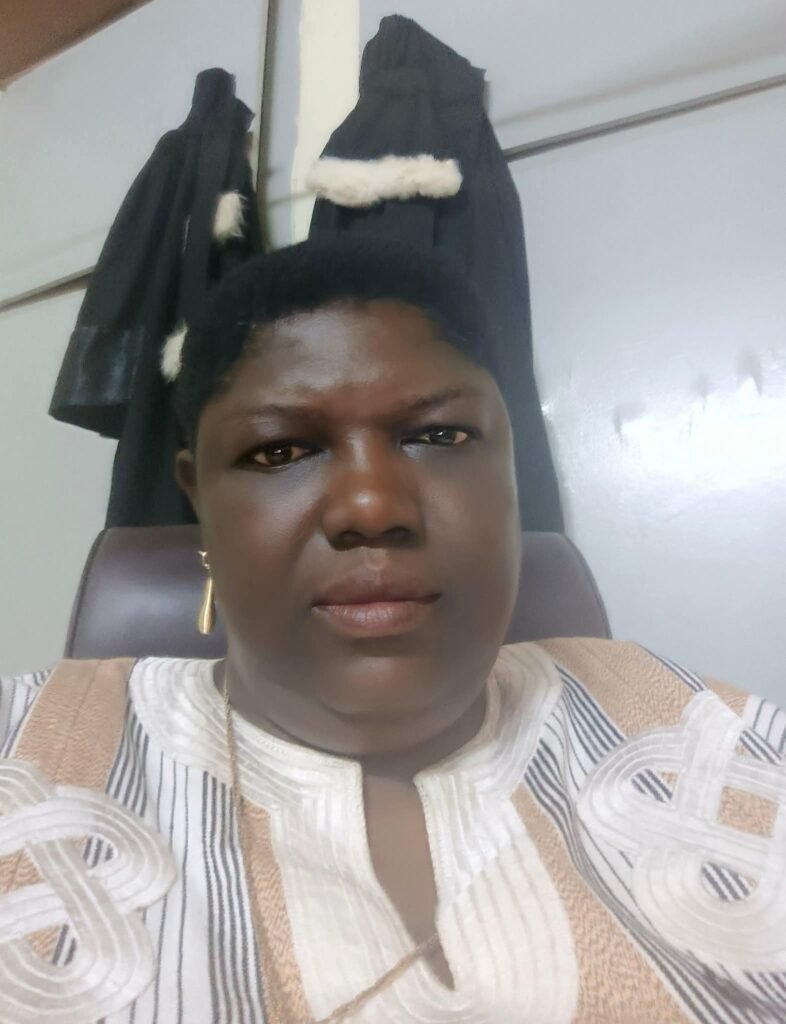 Justice : Me Ini Benjamine écope désormais de 12 mois avec sursis