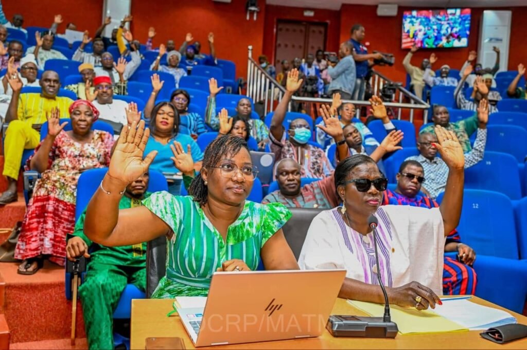 Burkina : Les députés vote la dissolution des partis politiques
