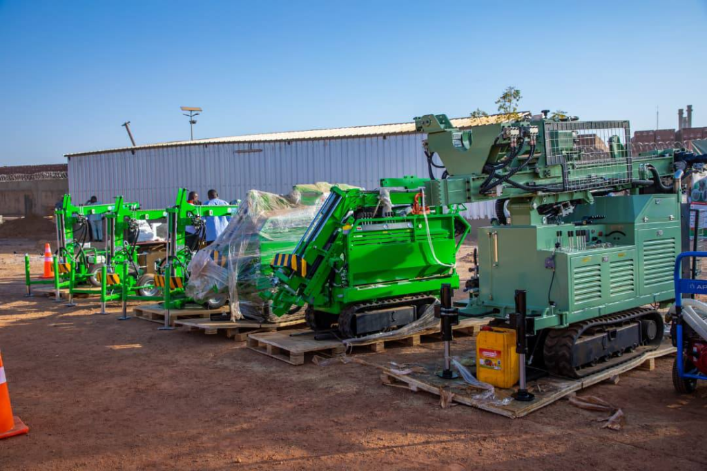 Construction de la Patrie : Le ministère offre du matériel d'une valeur de 2 milliards de FCFA 2