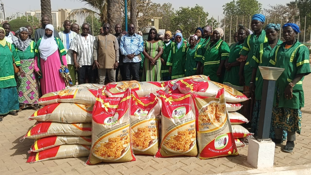 Engagement citoyen : L&rsquo;opérateur économique Amadé Bagaya offre 3 tonnes de riz à la Brigade verte
