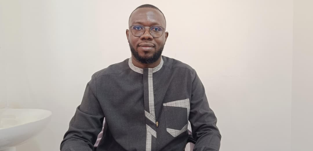 Dr Christian Nezien : Le chirurgien orthopédiste qui a opéré et sauvé plus de 1000 patients