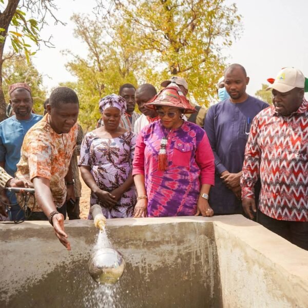 Tiakané : 14 bassins et 52 m³ d’eau pour propulser les femmes vers l’autonomie