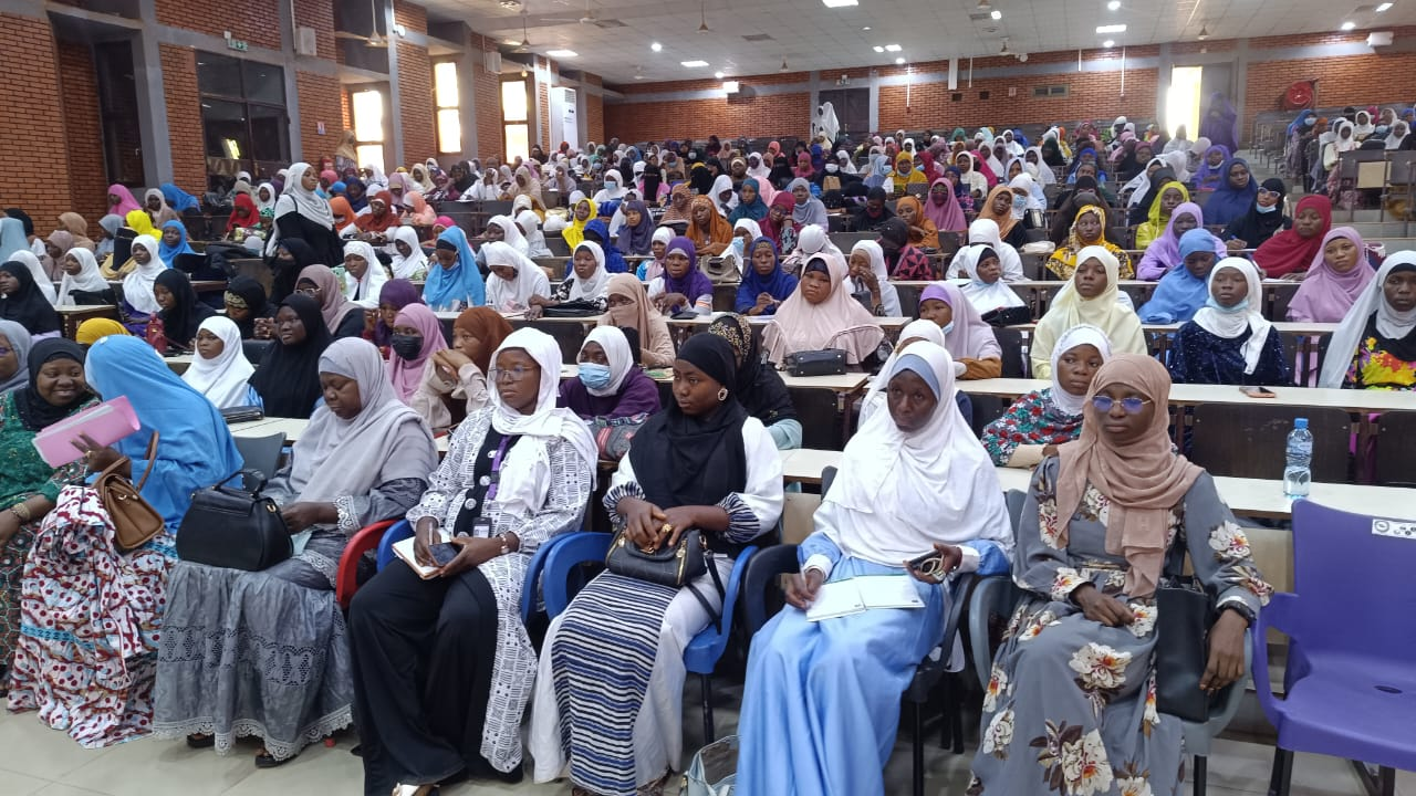 « On pense souvent que la femme musulmane doit être illettrée et soumise », Zarata Zida