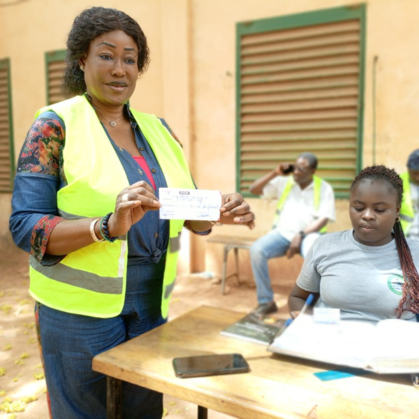 Soutien à Faso Mêbo : Koro DK Style apporte une tonne de ciment