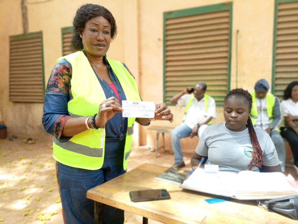 Soutien à Faso Mêbo : Koro DK Style apporte une tonne de ciment