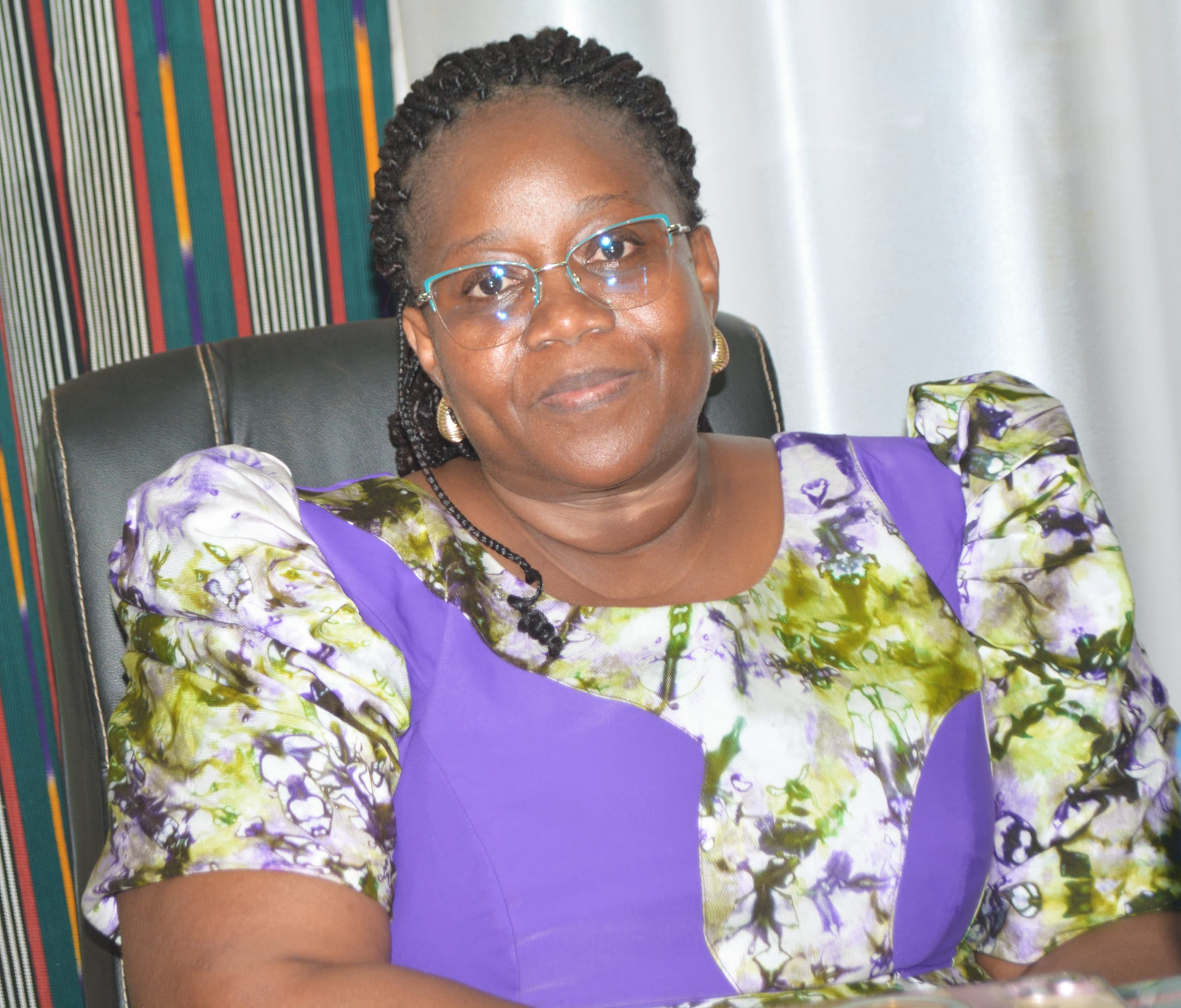 Yasmina Sarr : Une voix engagée pour le leadership et la solidarité entre femmes