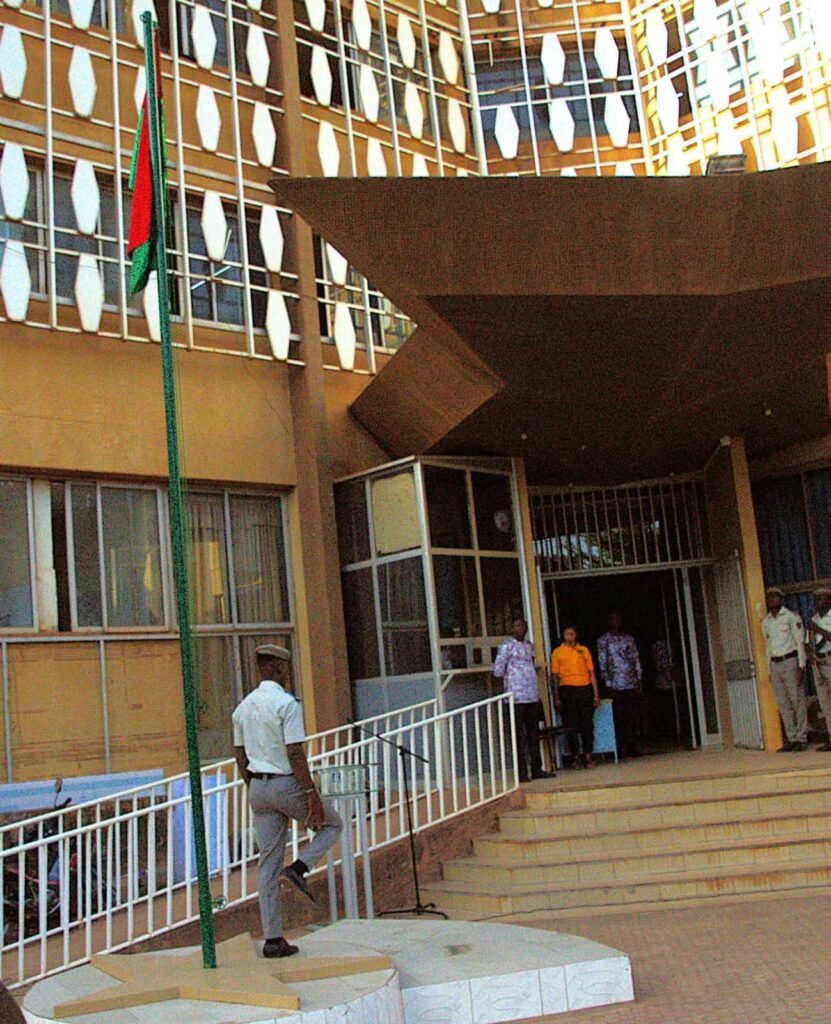 Ouagadougou : Les recrutements dans les établissements publics de l’État suspendus sauf ceux liés à Faso Mêbo