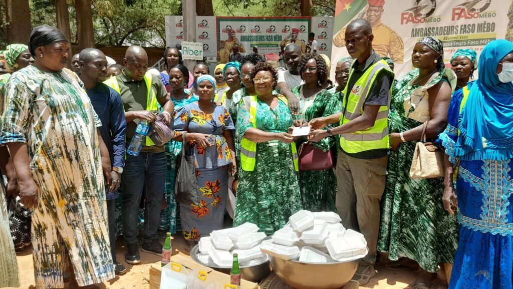 Faso Mêbo : Des acteurs de la filière du Manioc font des dons