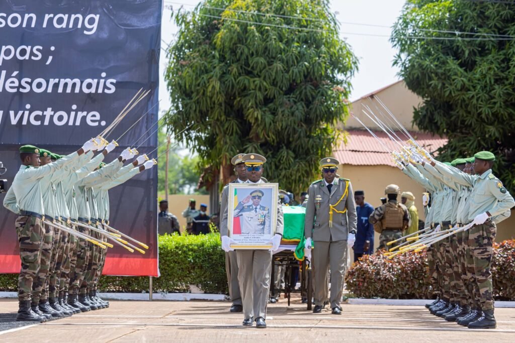 Obsèques nationales du Général Sadio Camara à Bamako : Un hommage militaire et régional solennel