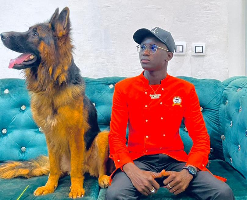 Faso Dog : Paulin Compaoré, l’entrepreneur qui mise sur les chiens de race pour renforcer la sécurité au Burkina